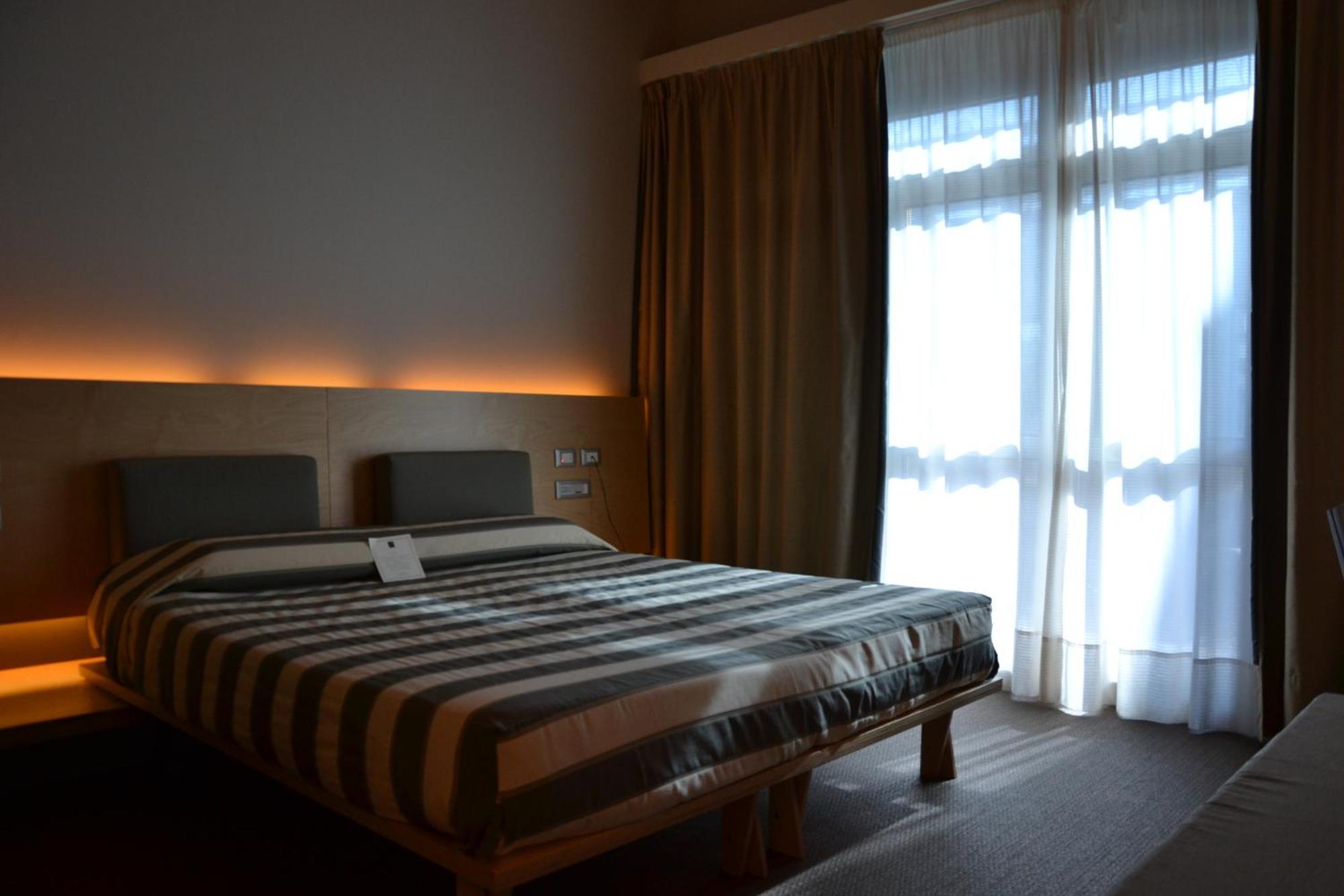 Terme Beach Resort Punta Marina Exteriör bild